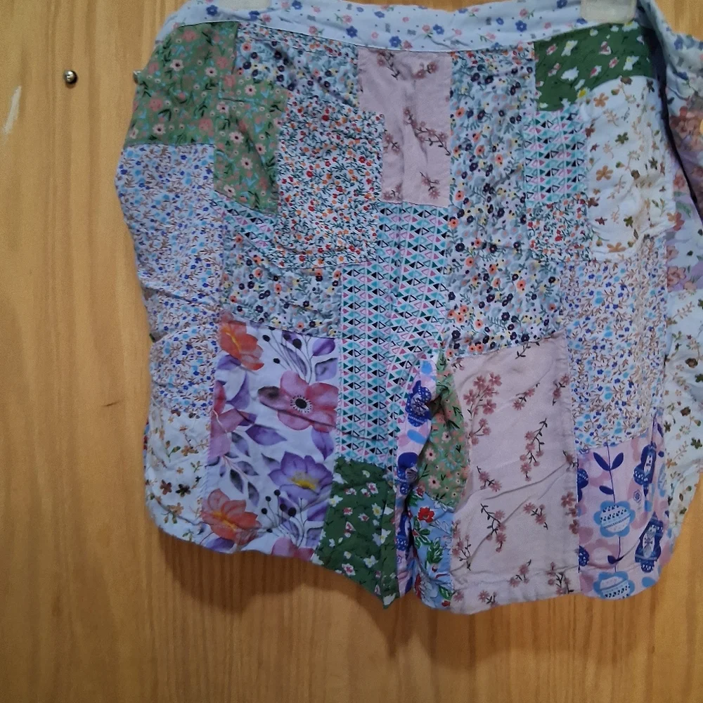 Blue Sky High Waist Floral Patchwork Shorts Size XL - Picture 3 of 4